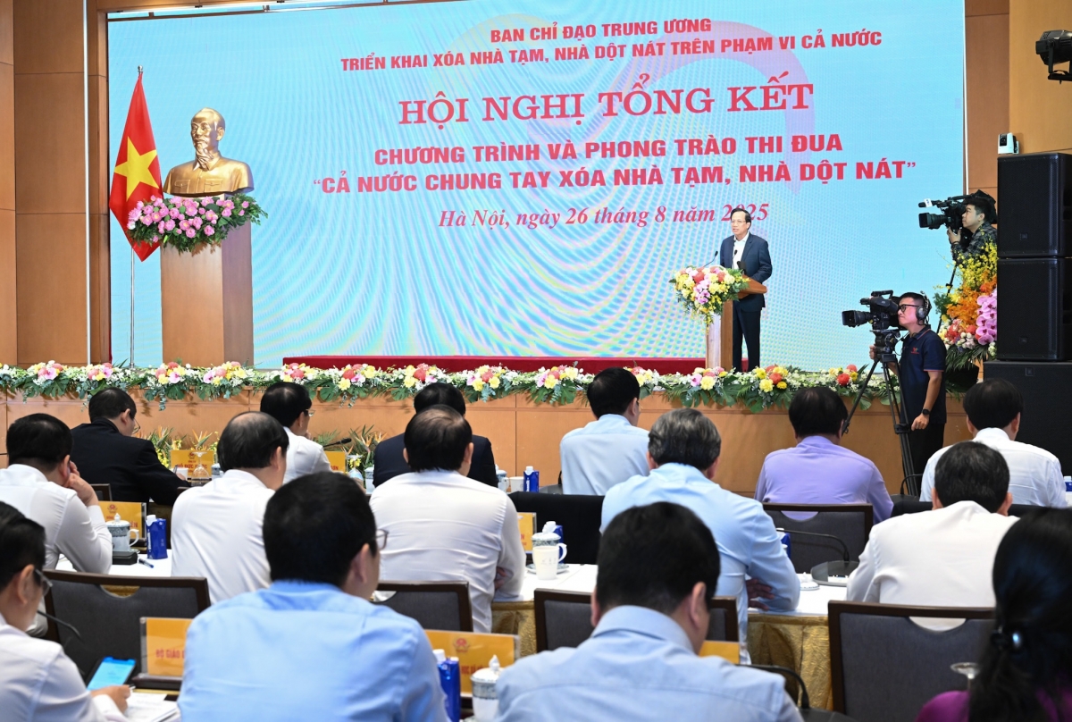 Thủ tướng Chính phủ Phạm Minh Chính chủ trì Hội nghị Tổng kết Chương trình thi đua "xóa nhà tạm, nhà dột nát" năm 2025