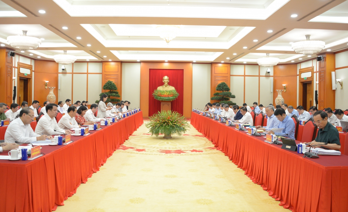 Tổng Bí thư Tô Lâm chủ trì buổi làm việc của Bộ Chính trị với Ban thường vụ Đảng uỷ MTTQ, các đoàn thể Trung ương về công tác chuẩn bị Đại hội Đảng.