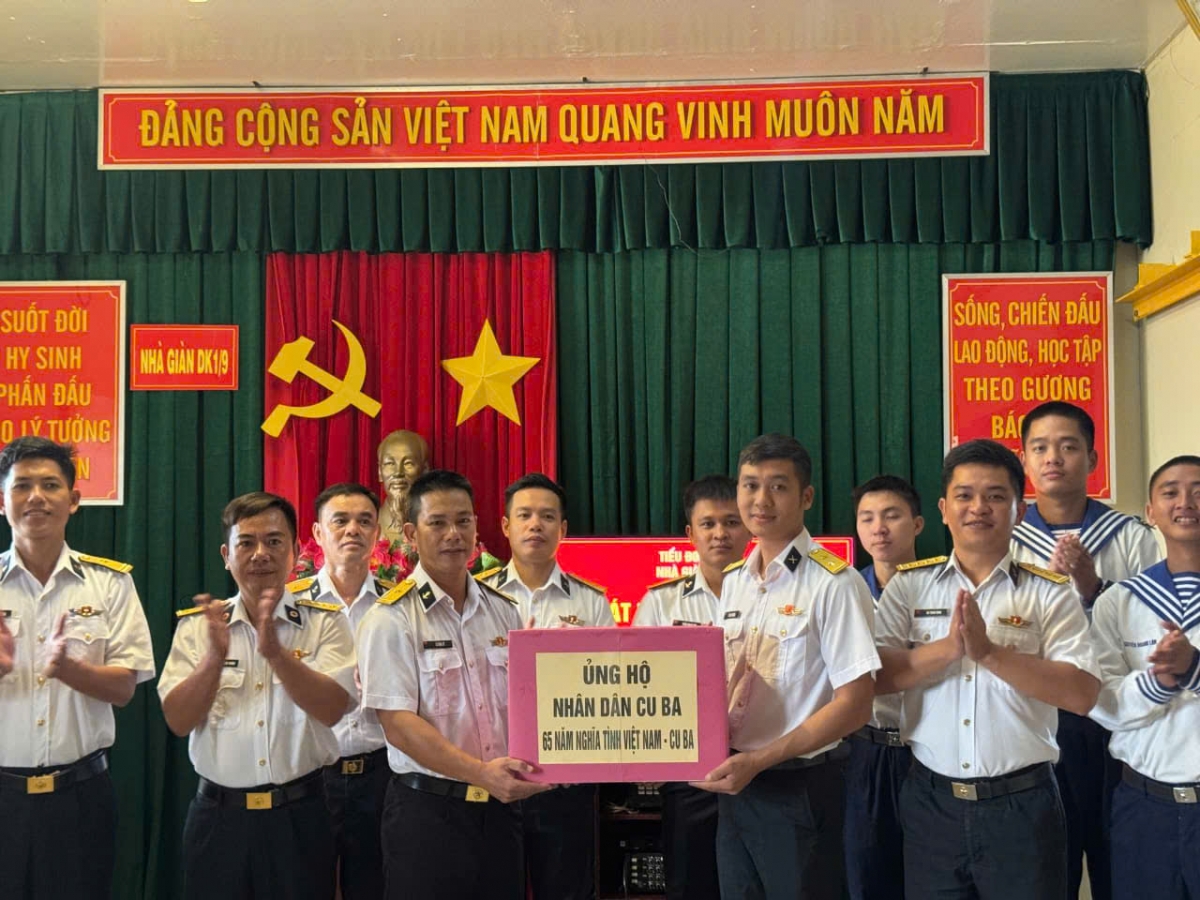 Từ ngoài khơi xa, các bộ, chiến sĩ nhà giàn DK1.9 đã ủng hộ đến nhân dân Cuba bằng tấm lòng chân quý