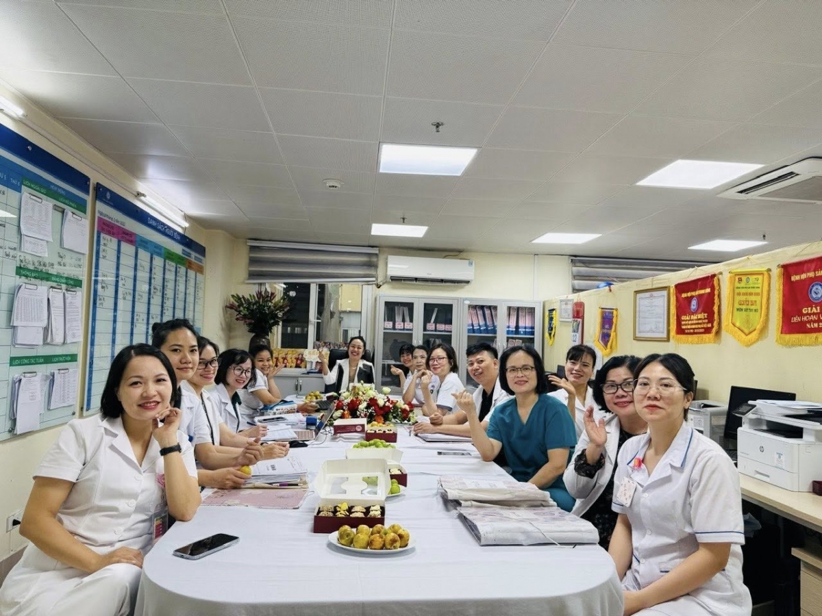 Các ê kíp trực 24/24h trong những ngày nghỉ lễ, phục vụ người bệnh