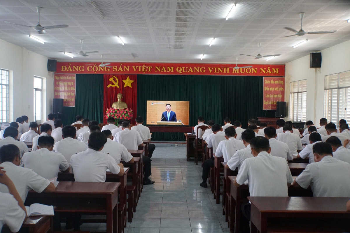 Các đơn vị trong toàn Vùng 2 tổ chức học tập nghị quyết nghiêm túc