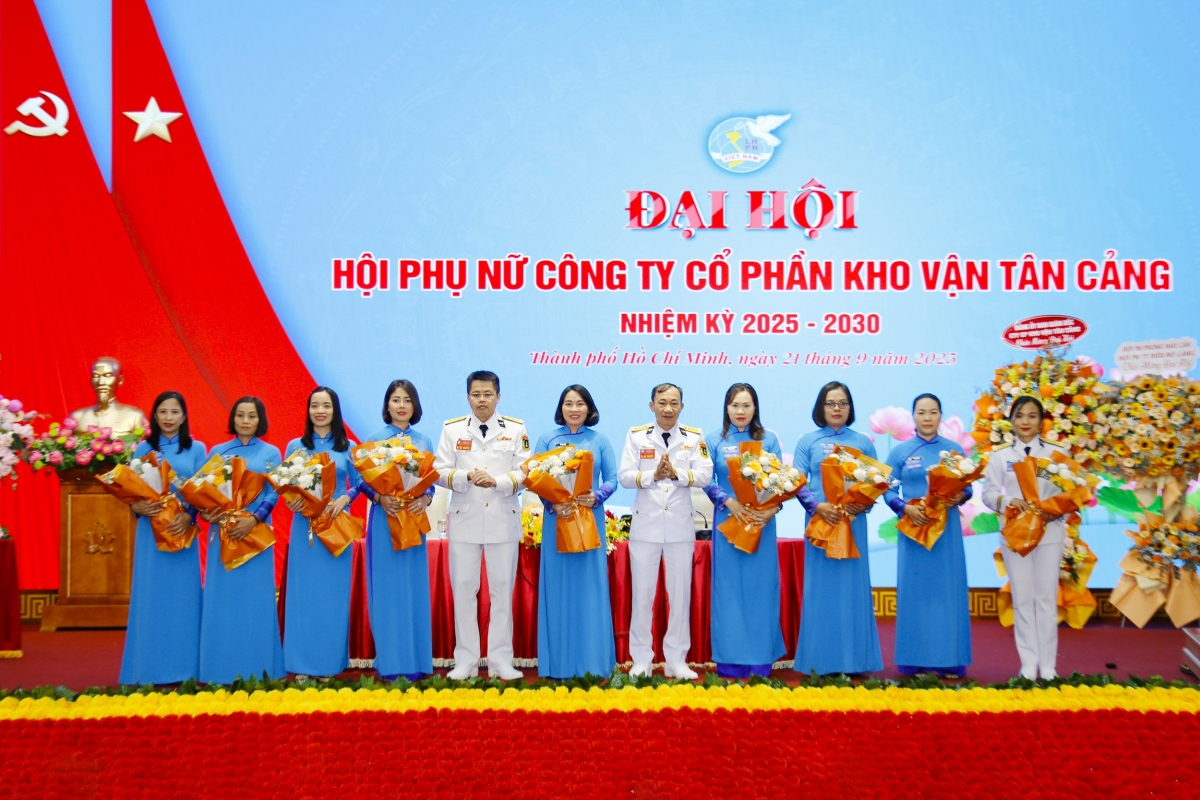 Chúc mừng Ban chấp hành và đoàn đại biểu dự đại hội cấp trên