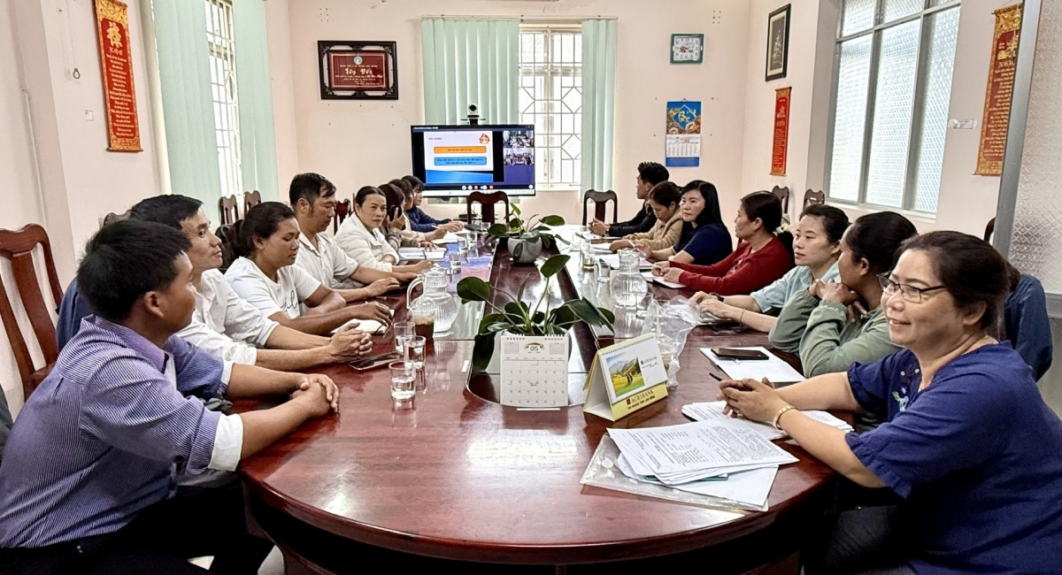 Cán bộ Trung tâm Y tế khu vực Đơn Dương tham gia tập huấn trực tuyến về truyền thông, giáo dục sức khỏe do Trung tâm Kiểm soát bệnh tật Lâm Đồng tổ chức.