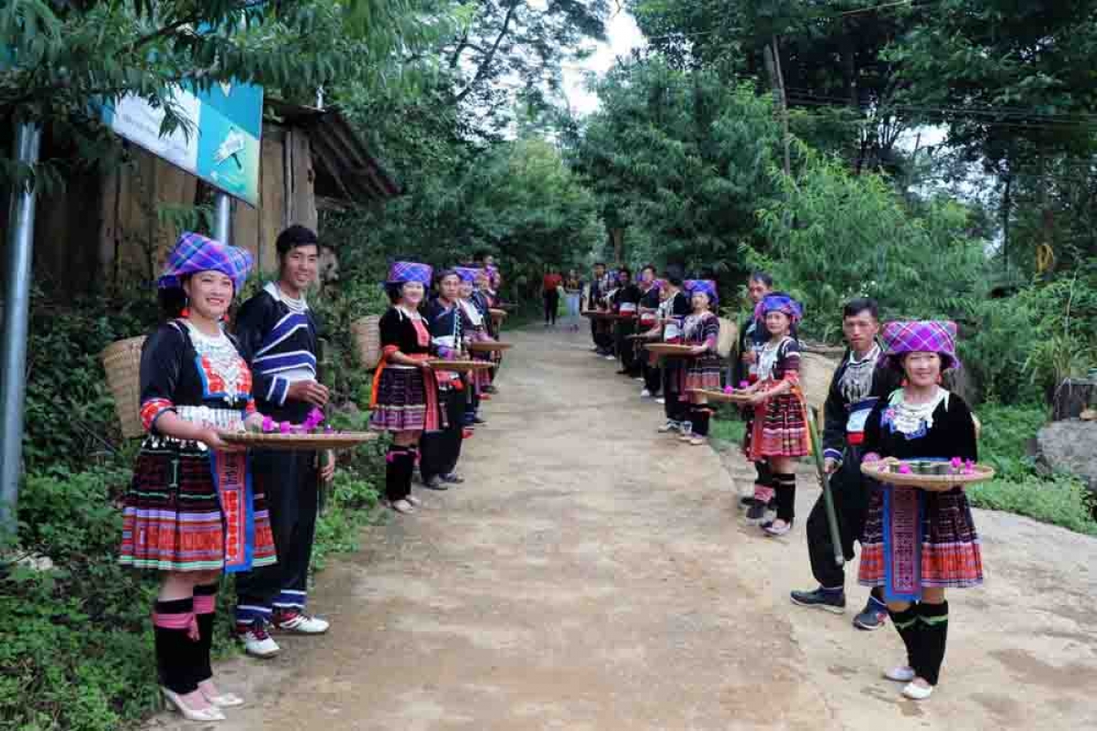 Người dân bản Sin Suối Hồ chung tay làm du lịch cộng đồng