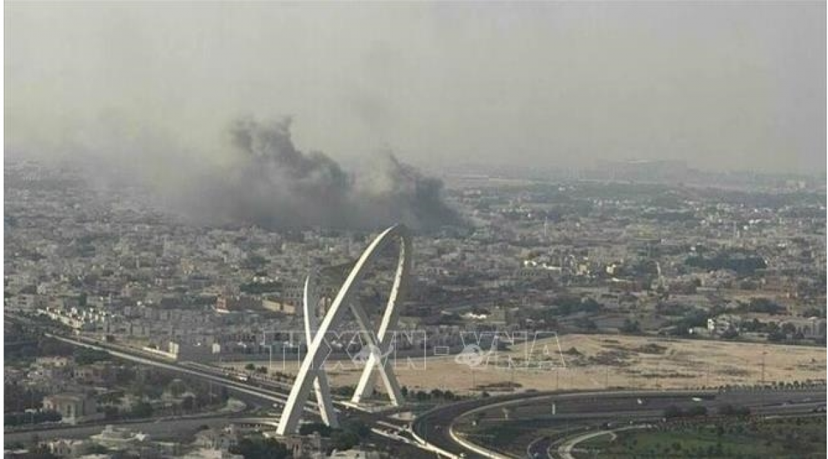 Khói bốc lên sau các vụ nổ ở Doha, Qatar ngày 9-9-2025
