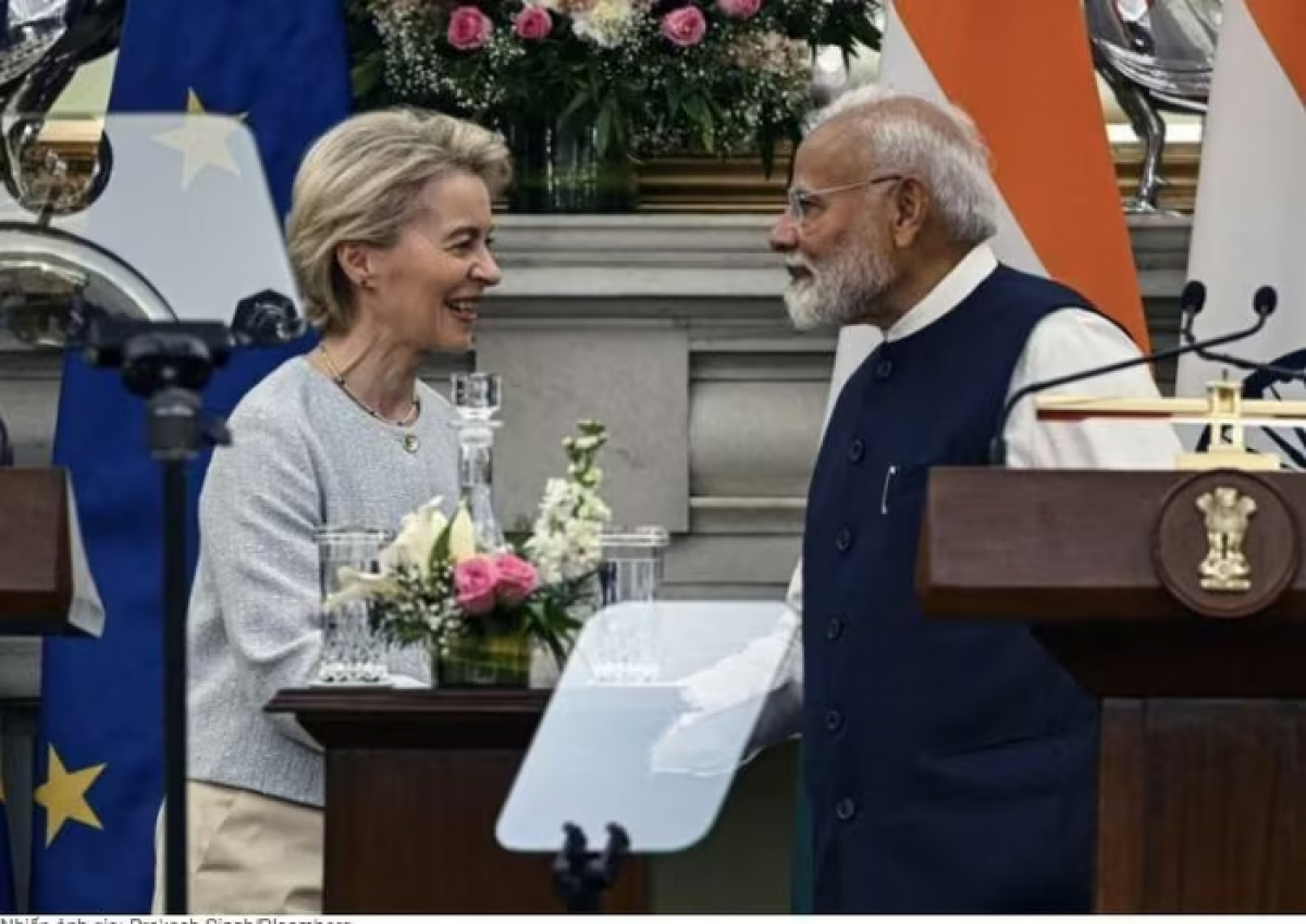 Chủ tịch EC Ursula von der Leyen (trái) và Thủ tướng Ấn Độ Narendra Modi Ảnh: Prakash Singh