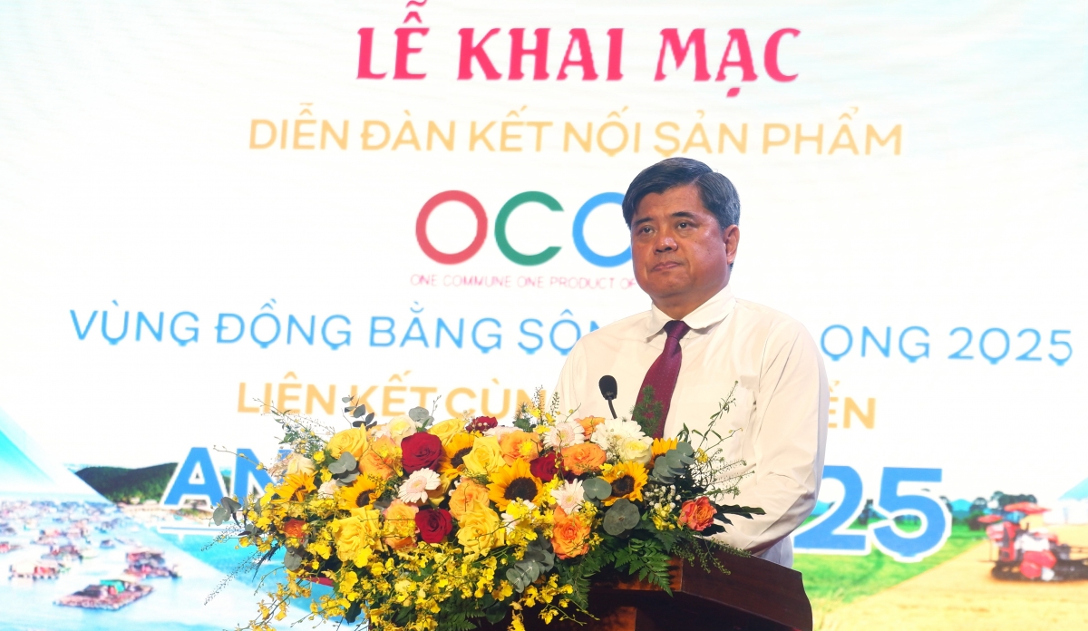 Ông Trần Thanh Nam, Thứ trưởng Bộ Nông nghiệp và Môi trường phát biểu tại buổi lễ.