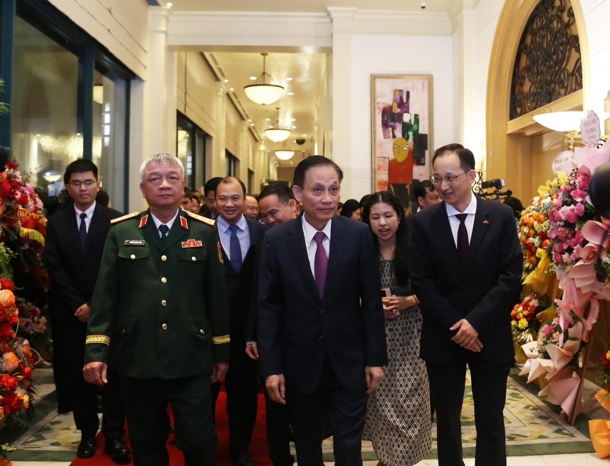 Đồng chí Lê Hoài Trung và các đại biểu dự tiệc chiêu đãi