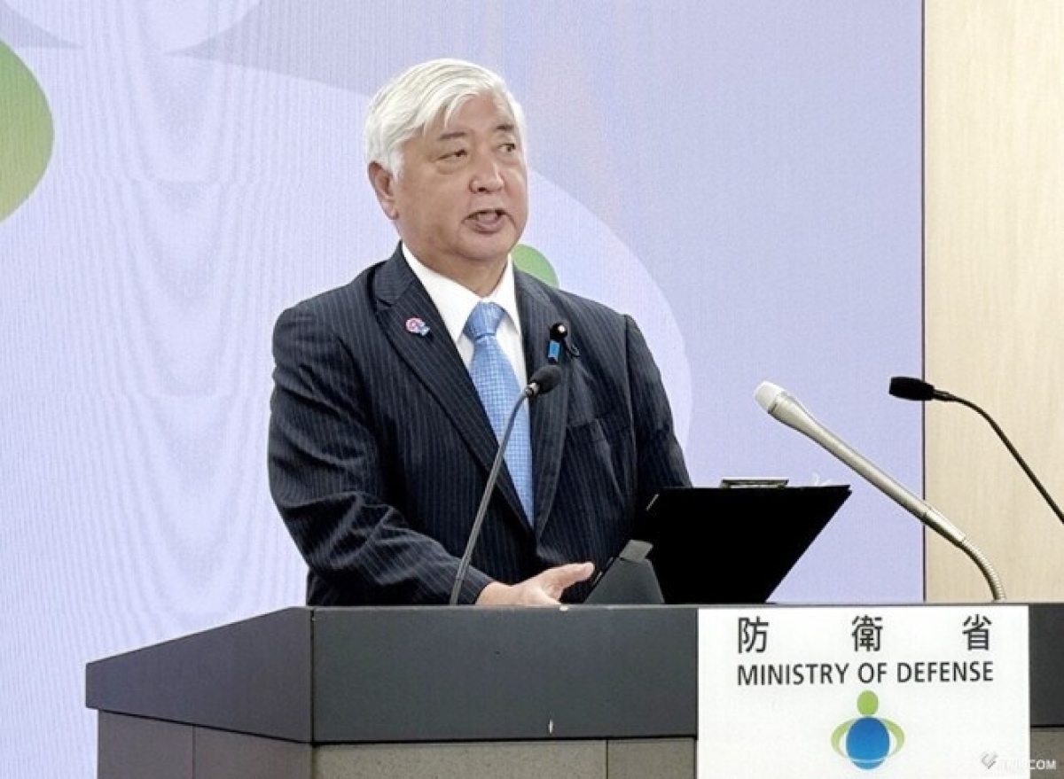 Bộ trưởng QUốc phòng Nakatani keu gọi sự ủng hộ và thông cảm của người dân (ảnh Jiji Press)