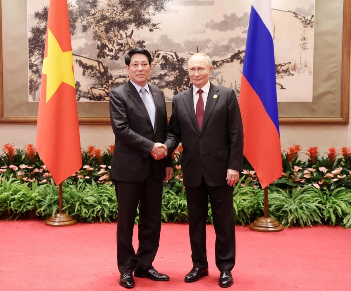 Chủ tịch nước Lương Cường hội kiến Tổng thống Nga Vladimir Putin
