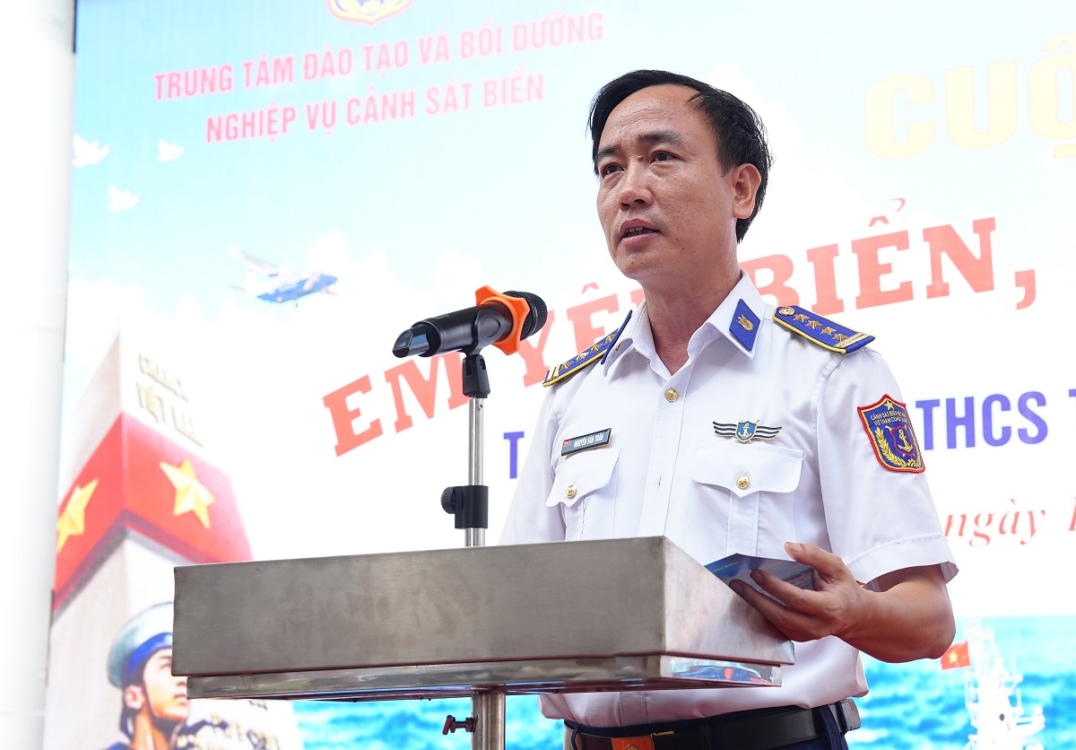 Đại tá Nguyễn Văn Tuân - Chính ủy Trung tâm phát biểu tại Cuộc thi