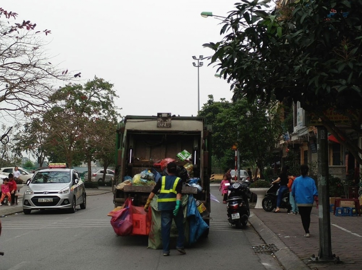 Thu gom rác đúng giờ