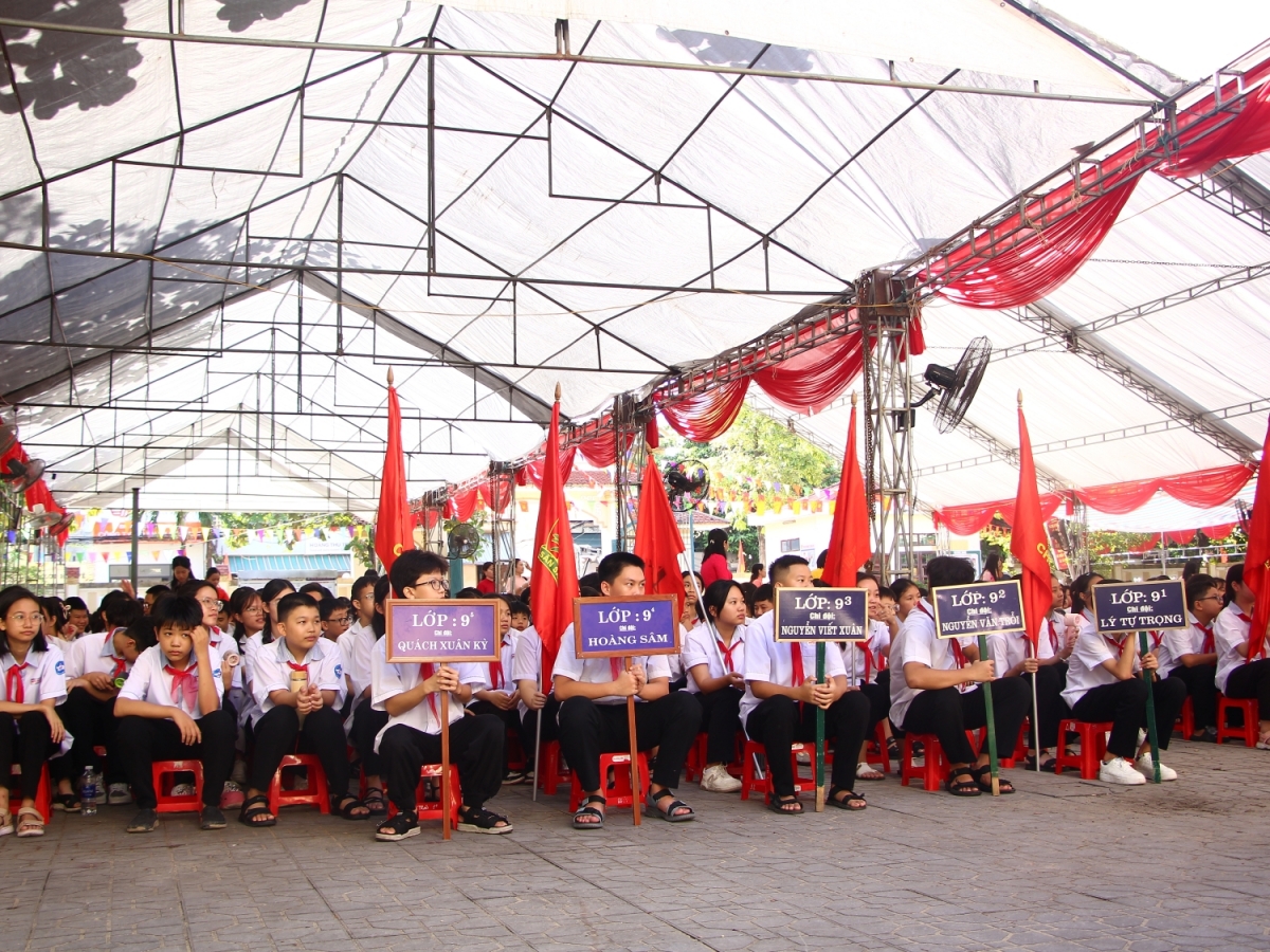 Học sinh tỉnh Quảng Trị dự lễ khai giảng năm học mới.