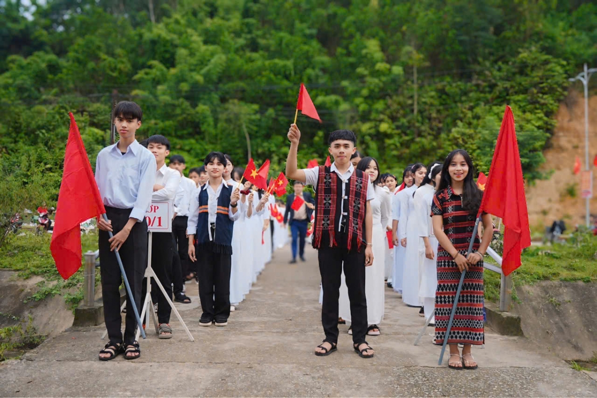Học sinh vùng cao thành phố Đà Nẵng bước vào năm học mới.