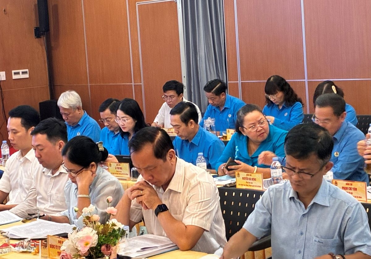 Khối lượng quản lý quá lớn gây áp lực không nhỏ cho bộ máy tổ chức công đoàn.