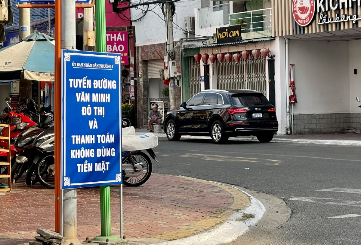 Từ những việc làm nhỏ tại các khu phố, việc chuyển đổi số hiện nay đang lan toả mạnh trong dân