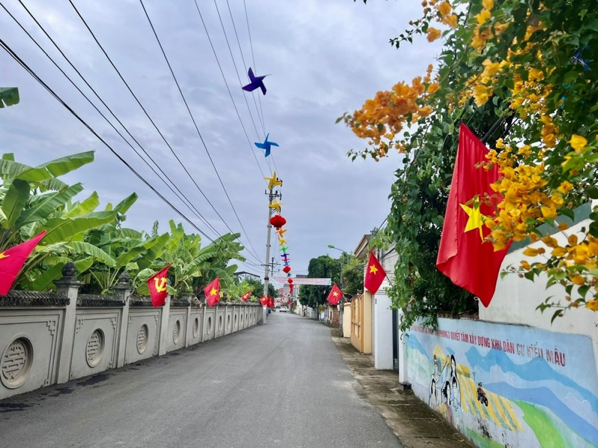 Đường làng, ngõ xóm luôn phong quang, sạch đẹp