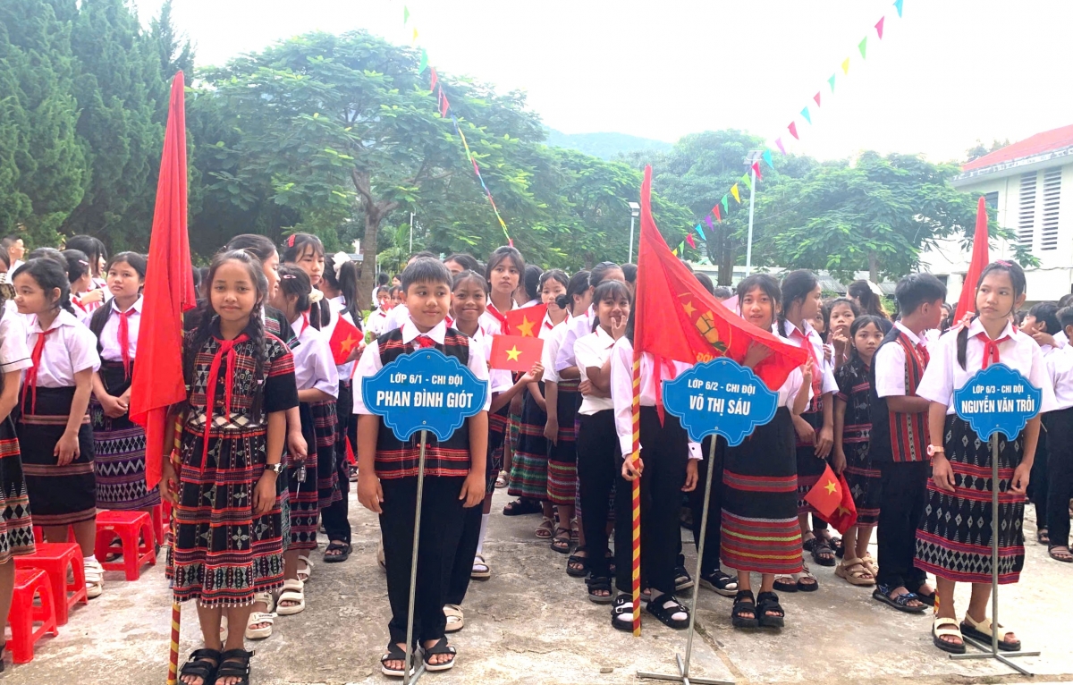 Khai giảng năm học mới tại Trường THCS - Dân tôc Nội trú A Lưới, xã A Lưới 2, TP. Huế.