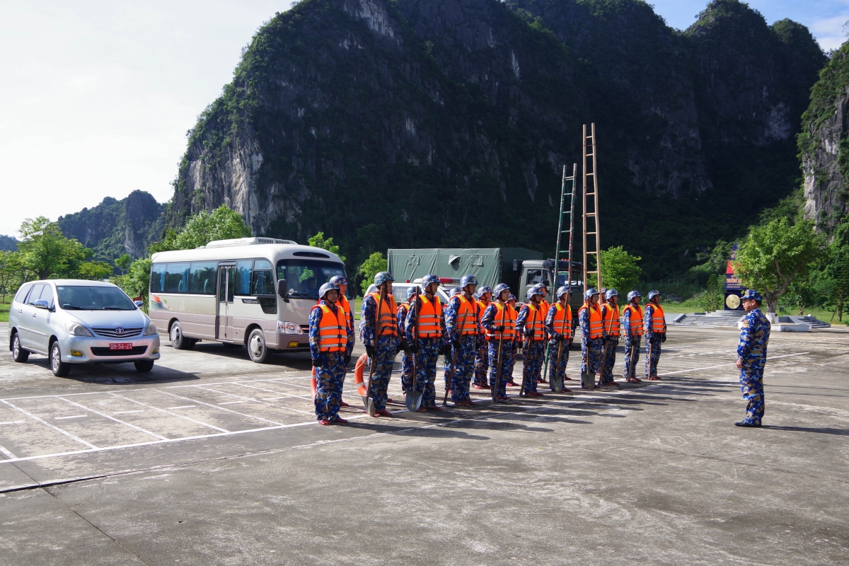 Lữ đoàn 170 duy trì nghiêm lực lượng phương tiện sẵn sàng cơ động
