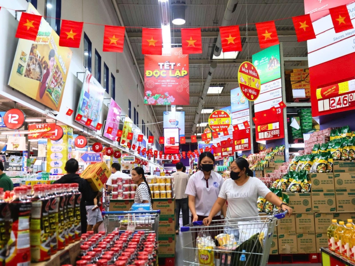 Thủ tướng Phạm Minh Chính yêu cầu tiếp tục giữ vững ổn định kinh tế vĩ mô, kiểm soát lạm phát, thúc đẩy tăng trưởng
 