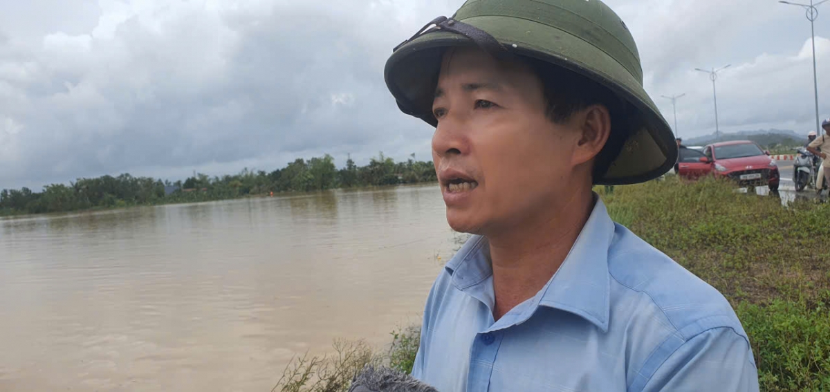 Ông Nguyễn Văn Mão, Trưởng thôn làng Trù, xã Nông Cống cho biết, rất khó khăn, người dân cần được hỗ trợ khẩn cấp