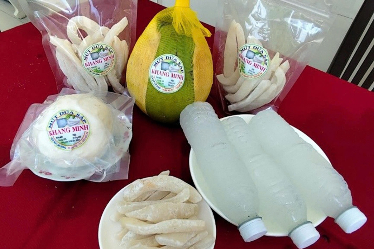 Sản phẩm mứt dừa sáp Khang Minh của Kim Thị Sô Đây