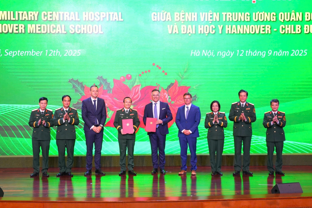 Viện NCKHYDLS 108 đã bổ nhiệm 7 giáo sư thỉnh giảng đến từ Đức, Pháp, Nhật Bản…