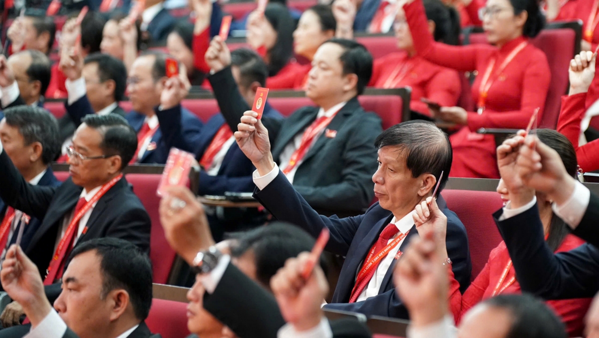 Đại biểu biểu quyết