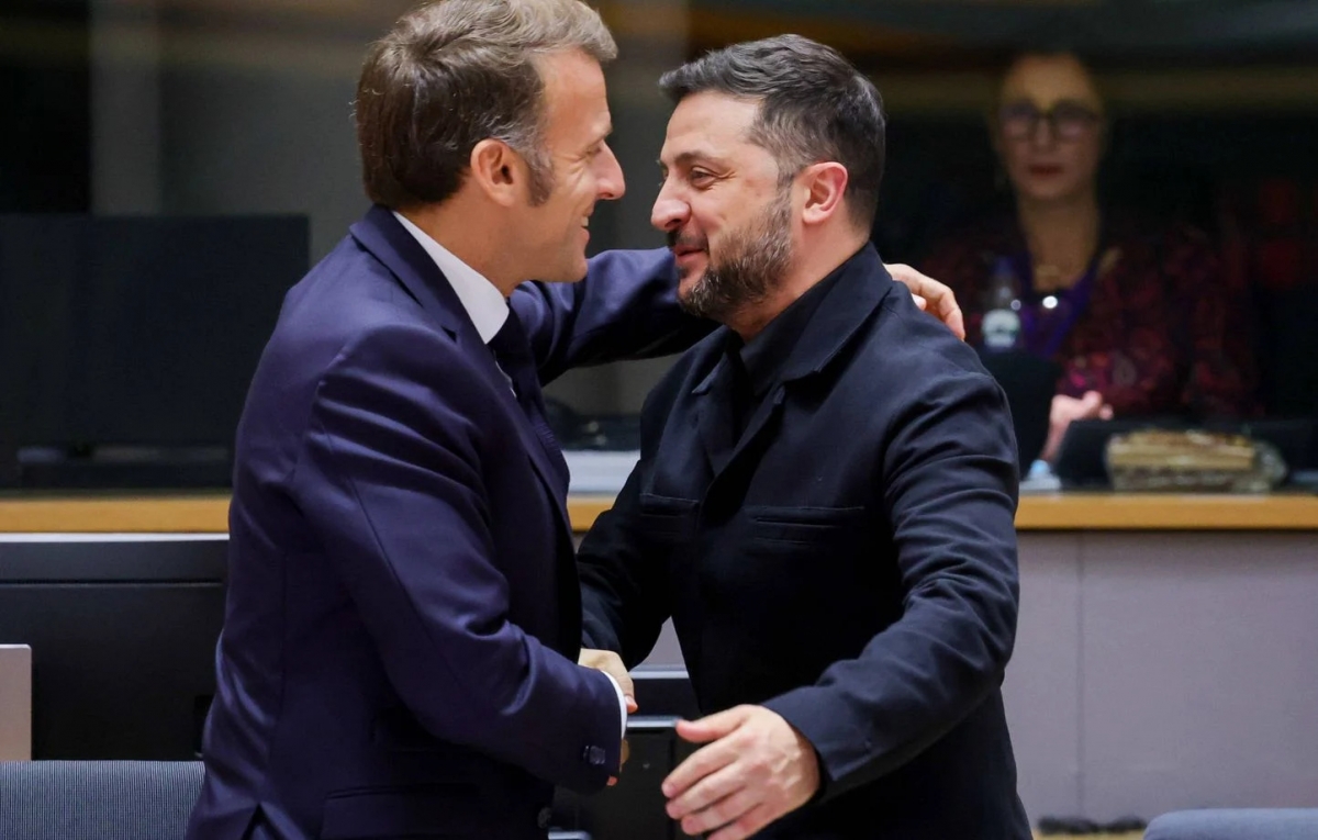 Tổng thống Pháp Emmanuel Macron nhấn mạnh nước này sẽ cung cấp thêm tên lửa Aster, triển khai các chương trình huấn luyện mới, cũng như bàn giao thêm máy bay Mirage cho Ukraine trong những ngày tới - Ảnh: 20 Minutes