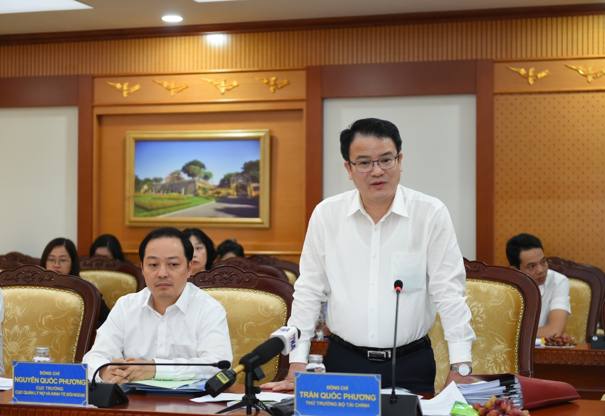 Thứ trưởng Bộ Tài chính - Trần Quốc Phương chủ trì hội nghị