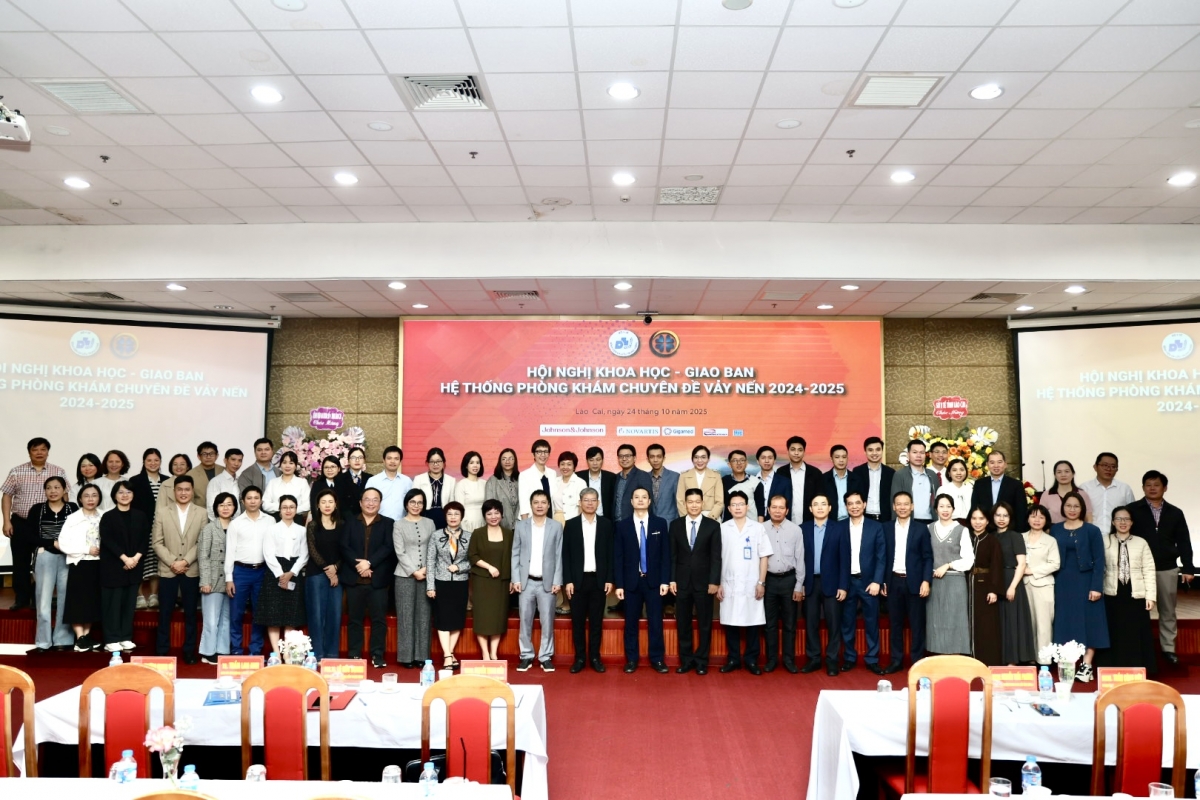 Hội nghị thu hút đông đảo các chuyên gia y tế, nhà khoa học, đại diện các phòng khám chuyên đề vảy nến tham dự