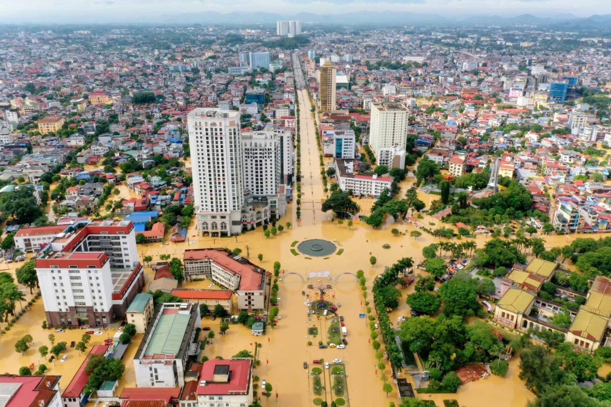 Nước lũ tại khu vực trung tâm tỉnh Thái Nguyên vẫn rút rất chậm