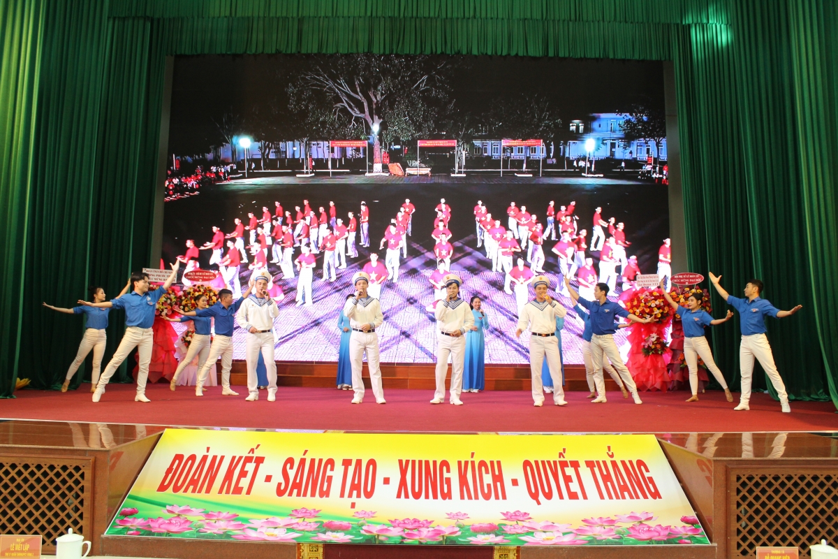 Một tiết mục văn nghệ chào mừng Đại hội