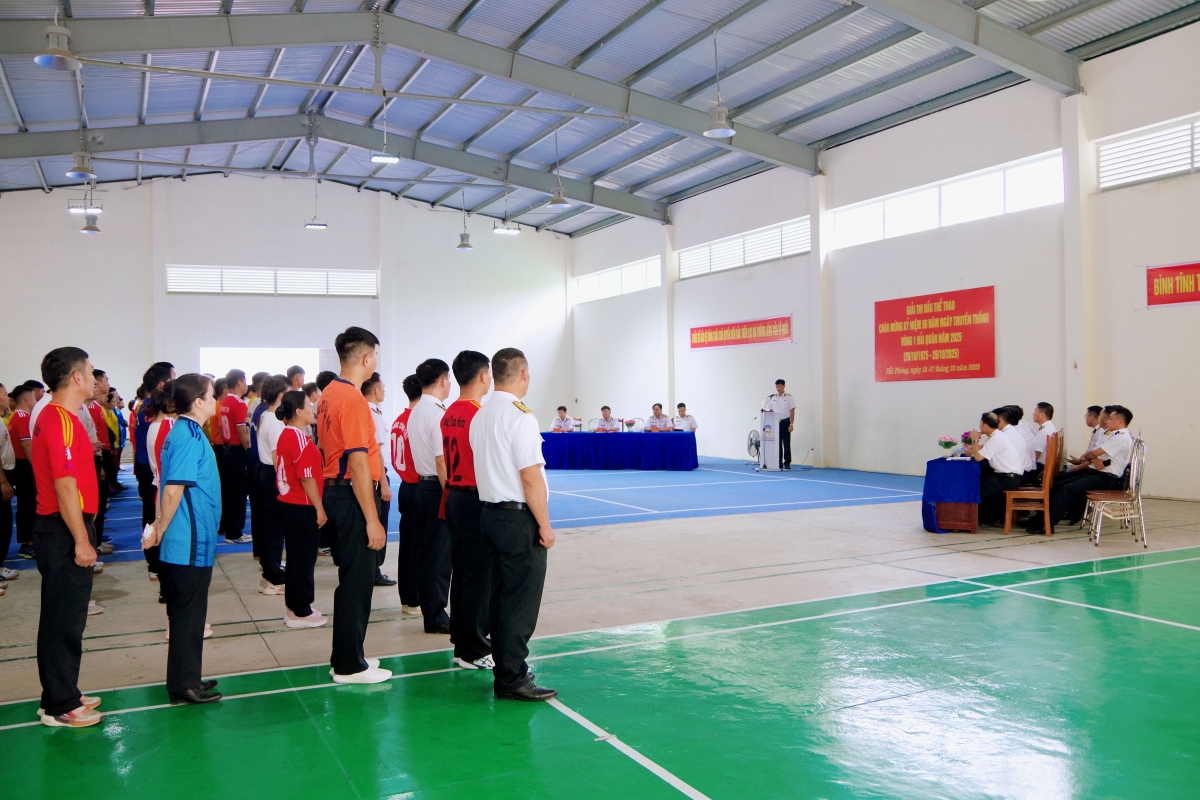 Quang cảnh buổi khai mạc giải thi đấu