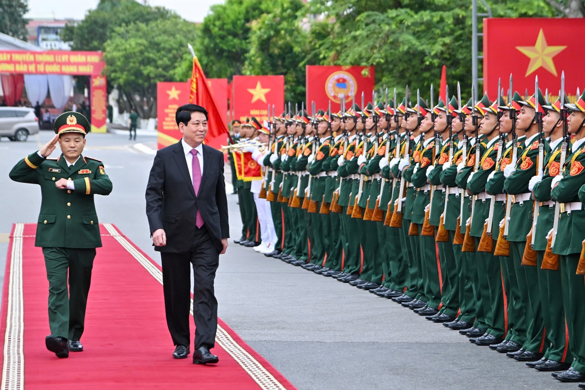 Chủ tịch nước Lương Cường dự kỷ niệm 80 năm Ngày truyền thống LLVT Quân khu 3