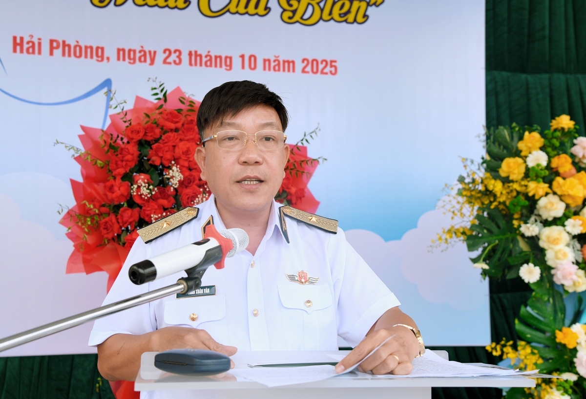 Chuẩn Đô đốc Trần Xuân Văn phát biểu
