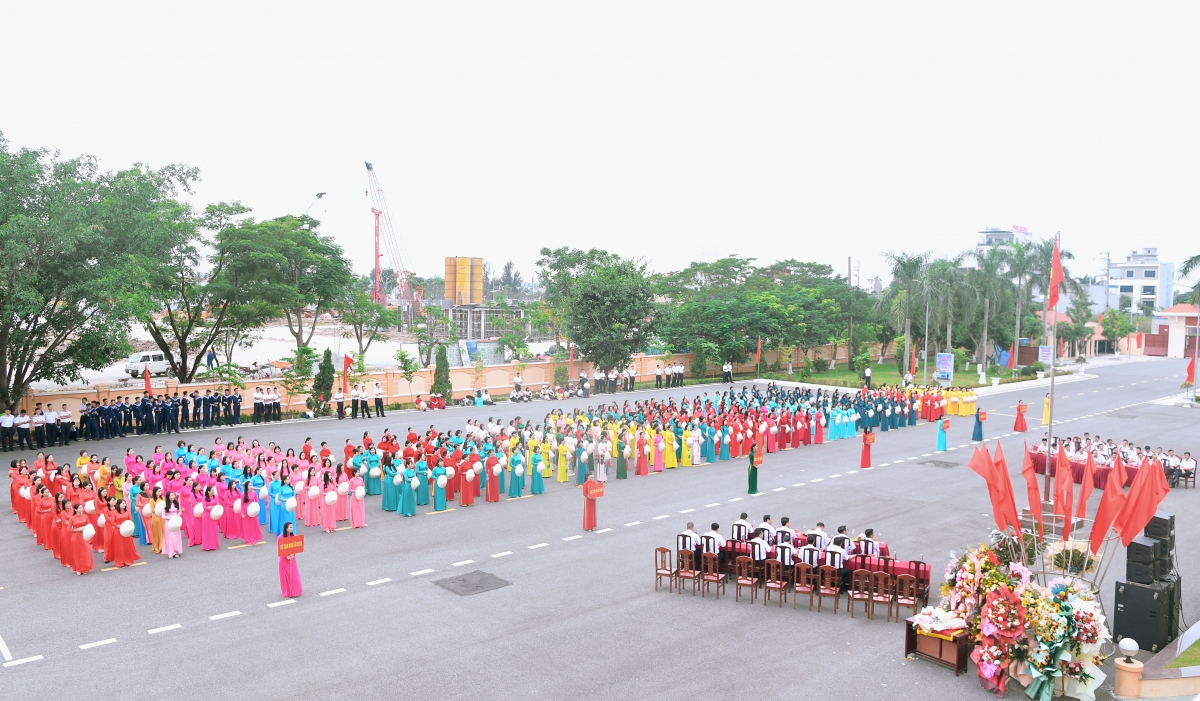 Quang cảnh buổi đồng diễn