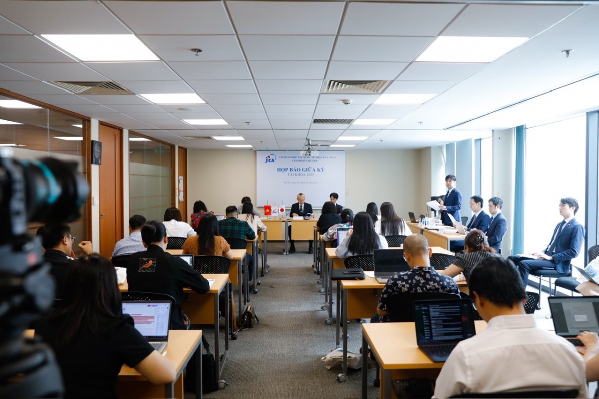 Hình ảnh buổi họp báo giữa kỳ JICA Việt Nam