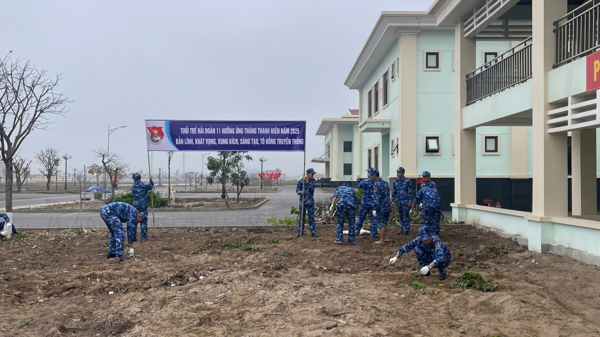 Tuổi trẻ Hải đội 111 tích cực xây dựng cảnh quan môi trường