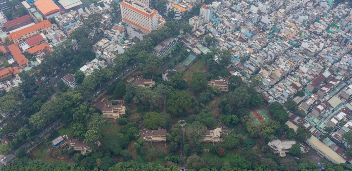 Hiện trạng khu đất số 1 Lý Thái Tổ. Ảnh: Nguyễn Huế.