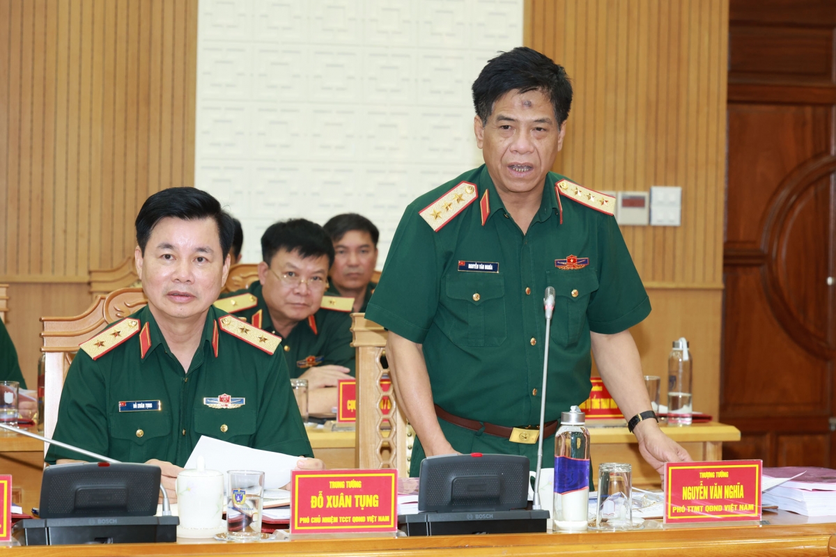 Thượng tướng Nguyễn Văn Nghĩa - Phó Tổng Tham mưu trưởng QĐND Việt Nam phát biểu tại Hội nghị.