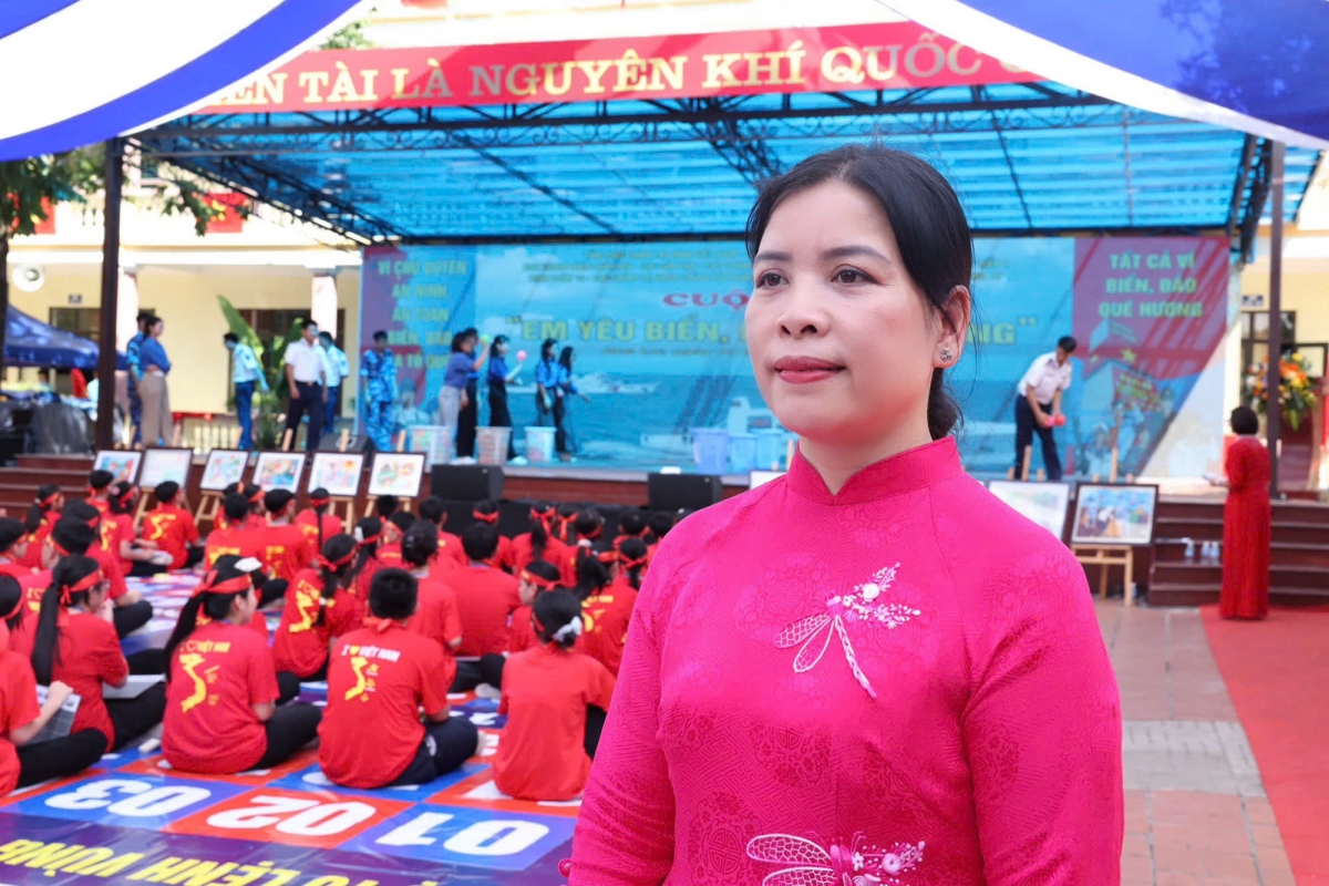 Cô Đinh Minh Hằng, Hiệu trưởng Trường trung học cơ sở Lý Tự Trọng đánh giá cuộc thi