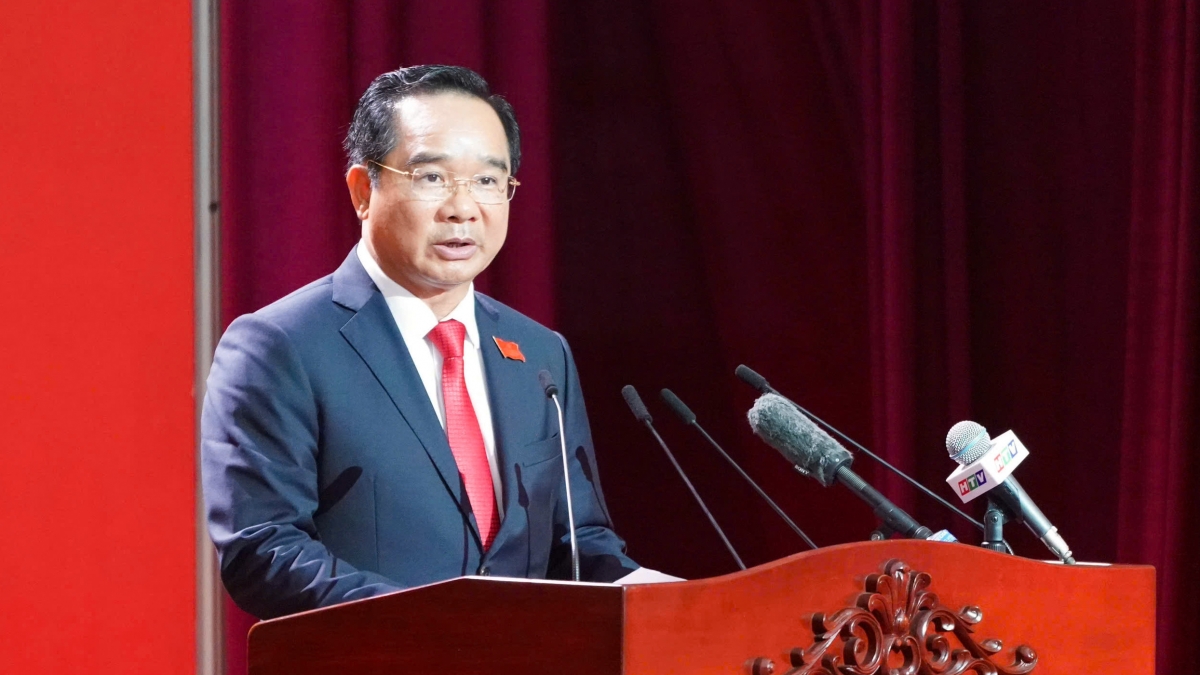 Chủ tịch UBND TPHCM Nguyễn Văn Được Trình bày Báo cáo kết quả thực hiện Nghị quyết Đại hội đại biểu Đảng bộ Thành phố nhiệm kỳ 2020 2025 và phương hướng, nhiệm vụ nhiệm kỳ 2025 2030.