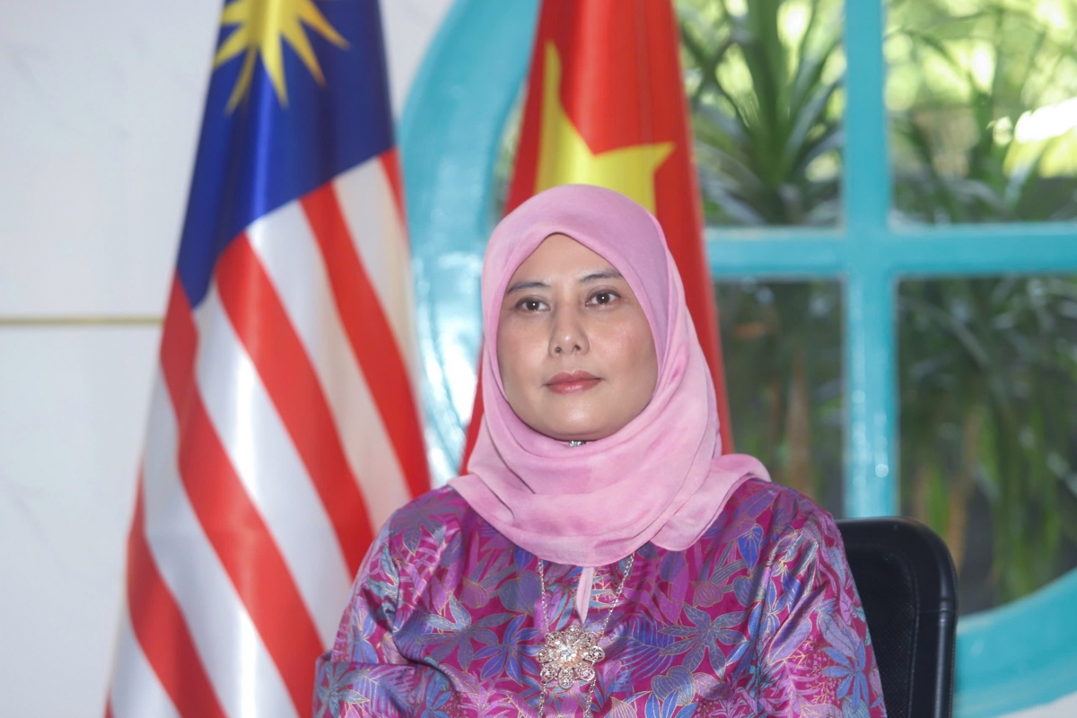 Phó Đại sứ Malaysia tại Việt Nam Cik Aida Safura Niza Othman