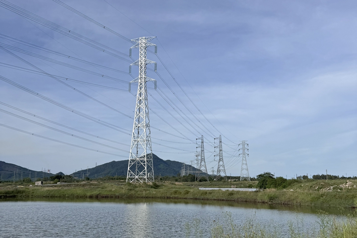 Đường dây 220kV đấu nối từ Trạm biến áp 220kV Vũng Áng đến NMNĐ Vũng Áng