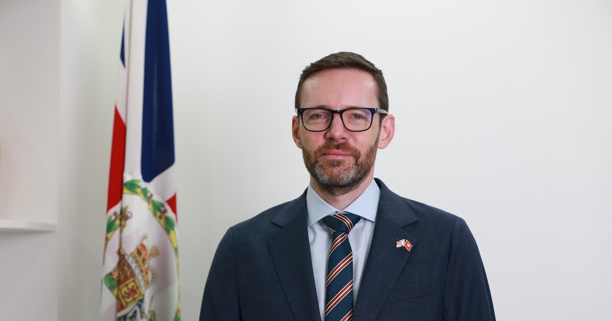 Đại sứ Liên hiệp Vương quốc Anh và Bắc Ireland Iain Frew