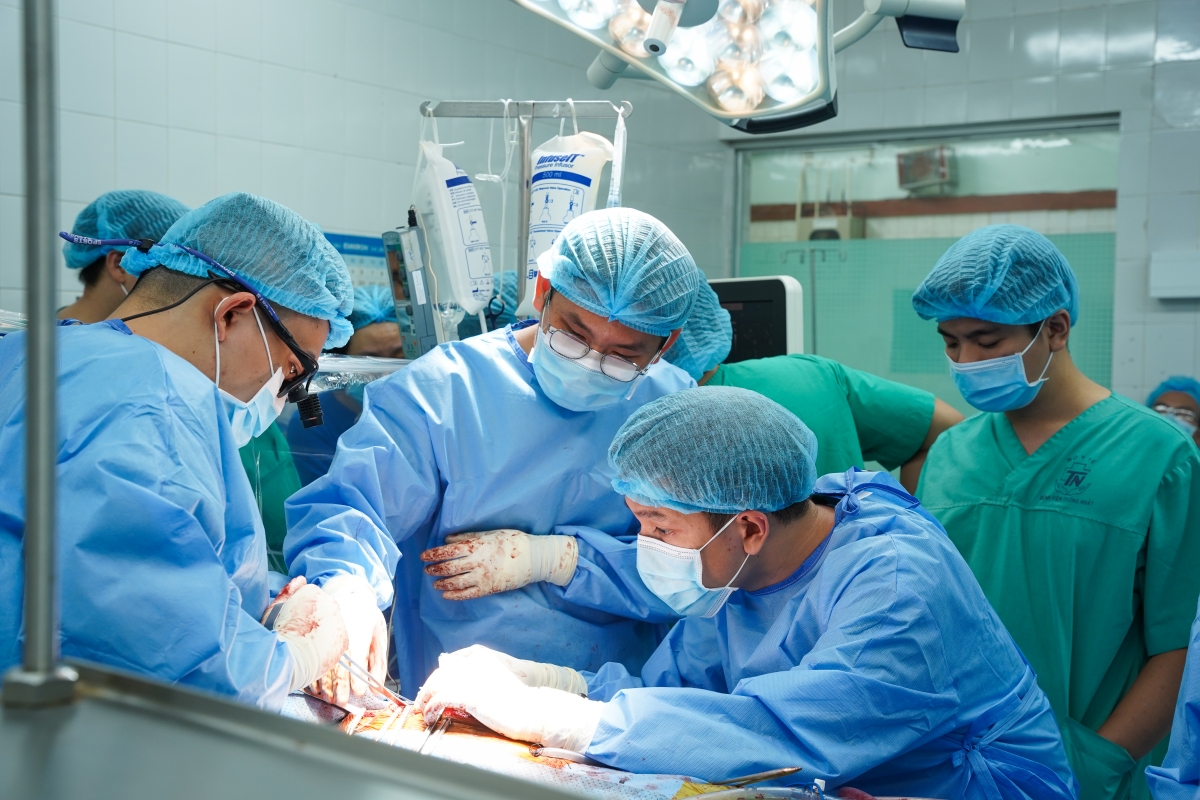 Ghép tim cho người bệnh đang điều trị tại Bệnh viện Thống Nhất (Ảnh BV cung cấp).