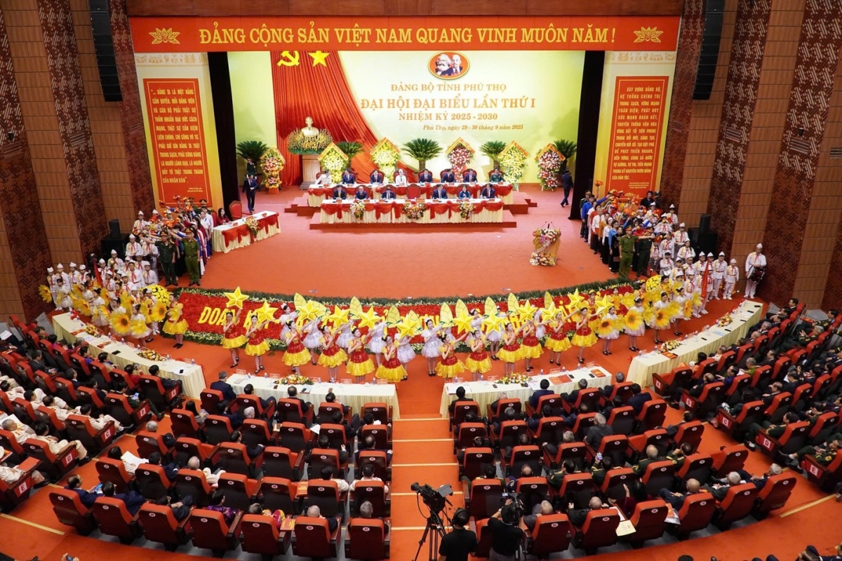 Đại hội Đại biểu tỉnh Phú Thọ lần thứ 1 với 500 đại biểu tham dự.