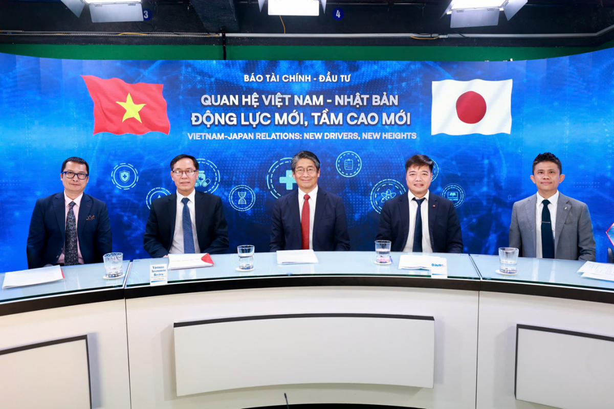 Trong khuôn khổ tọa đàm, các diễn giả đã trao đổi về ba động lực trọng tâm cho phát triển bền vững gồm y tế, đầu tư và đổi mới sáng tạo. Ảnh: VIR