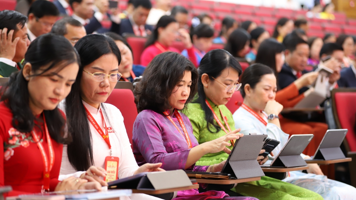 Toàn bộ tài liệu, trừ các văn bản mật, đều được số hóa qua phần mềm chuyên dụng, không phát hành tài liệu giấy. (Ảnh: Việt Đức - Hà Khánh/VOV TPHCM)